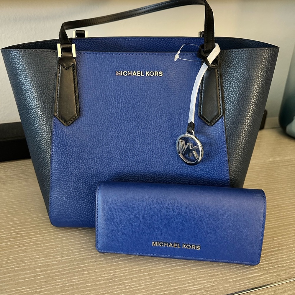 New with tags Michael Kors Blue Women's Purse and Wallet Set